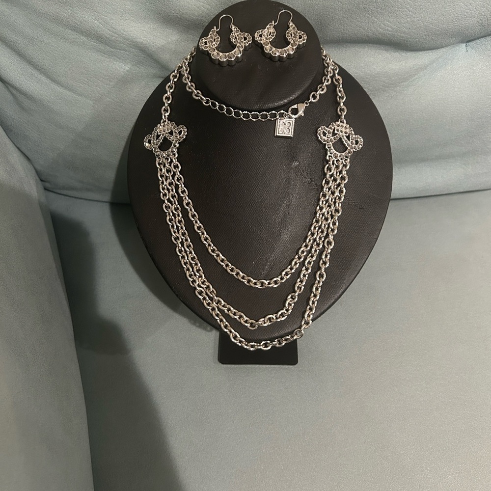 Elegant Silver Jewelry Set